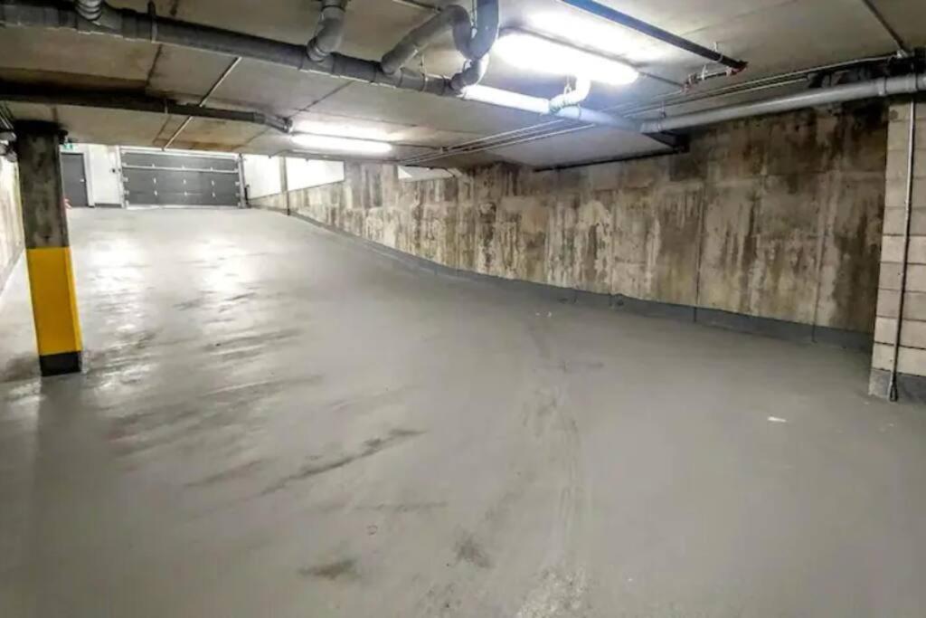 Good Vibes Only -Modern And Spacious 2 Bedroom Condo 4 Beds Free Parking, Gym Québec Kültér fotó