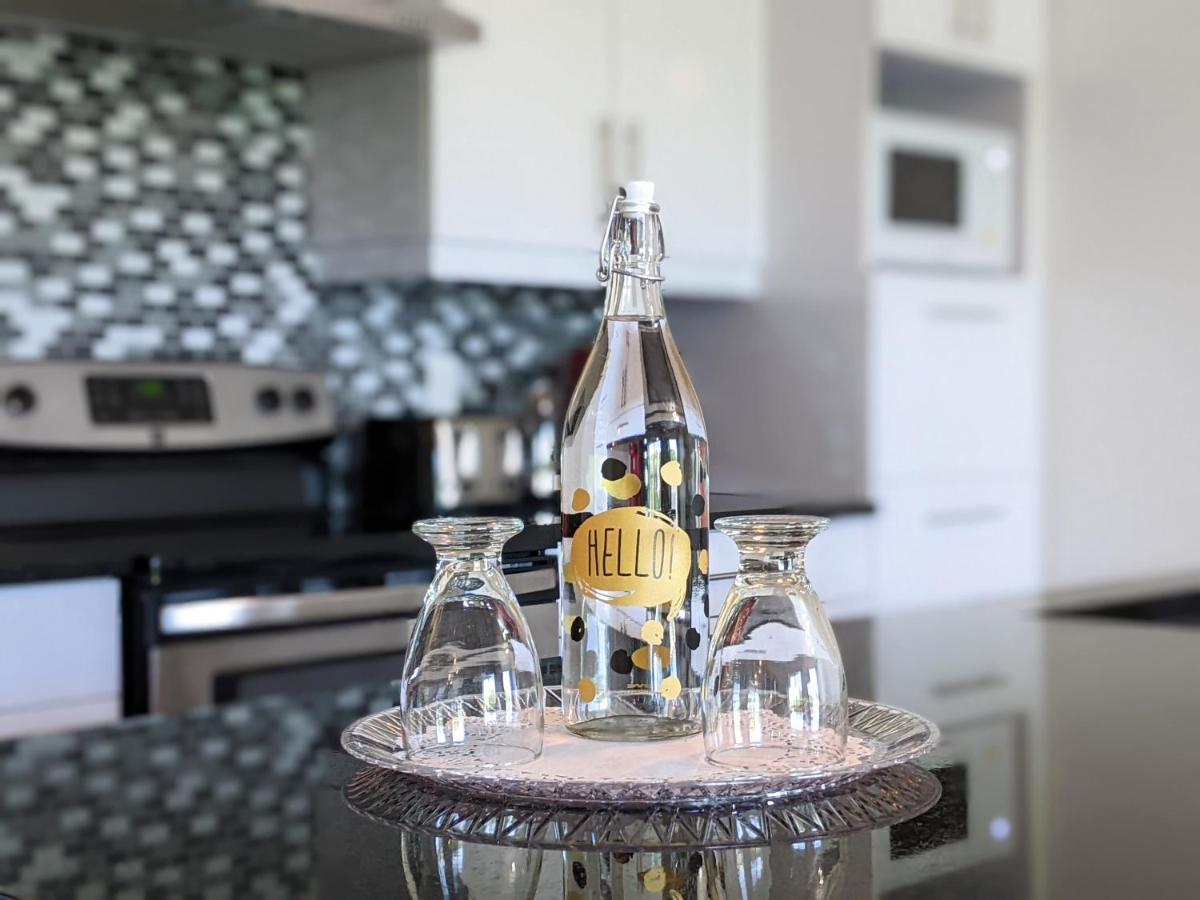 Good Vibes Only -Modern And Spacious 2 Bedroom Condo 4 Beds Free Parking, Gym Québec Kültér fotó