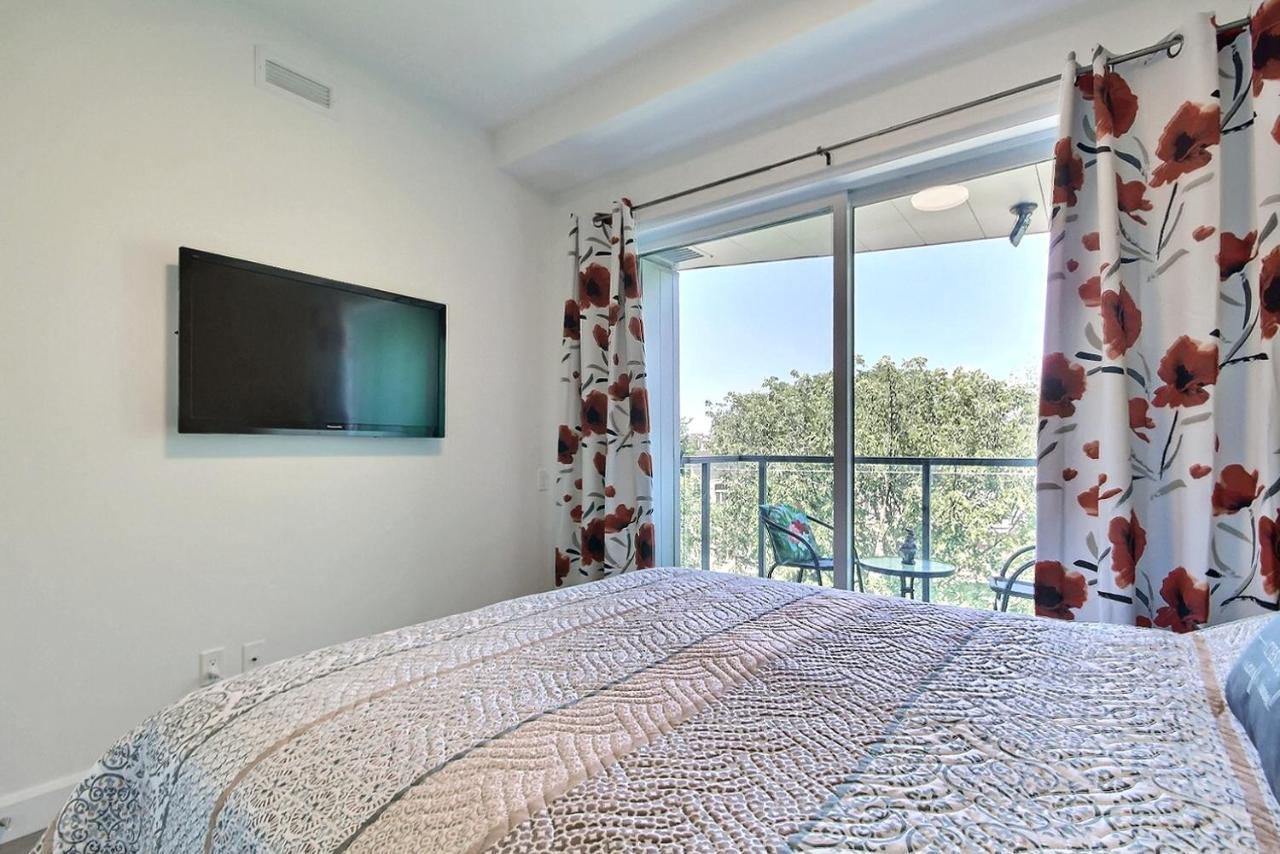 Good Vibes Only -Modern And Spacious 2 Bedroom Condo 4 Beds Free Parking, Gym Québec Kültér fotó