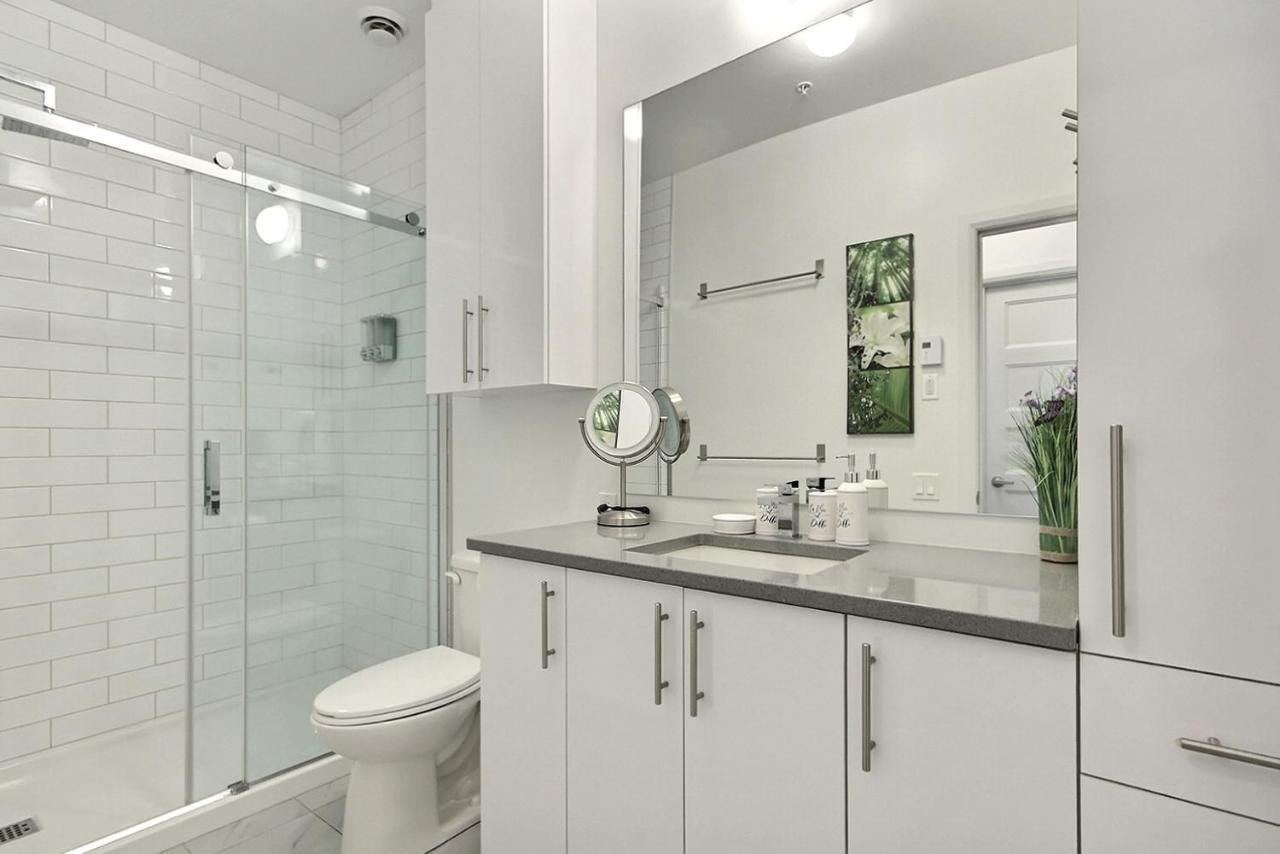 Good Vibes Only -Modern And Spacious 2 Bedroom Condo 4 Beds Free Parking, Gym Québec Kültér fotó